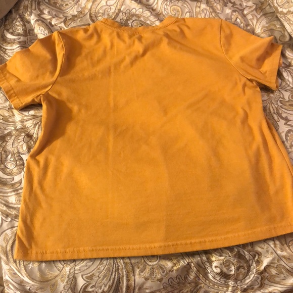 Mustard yellow short sleeve shirt. Brand SHEIN. Made in China - Picture 2 of 4